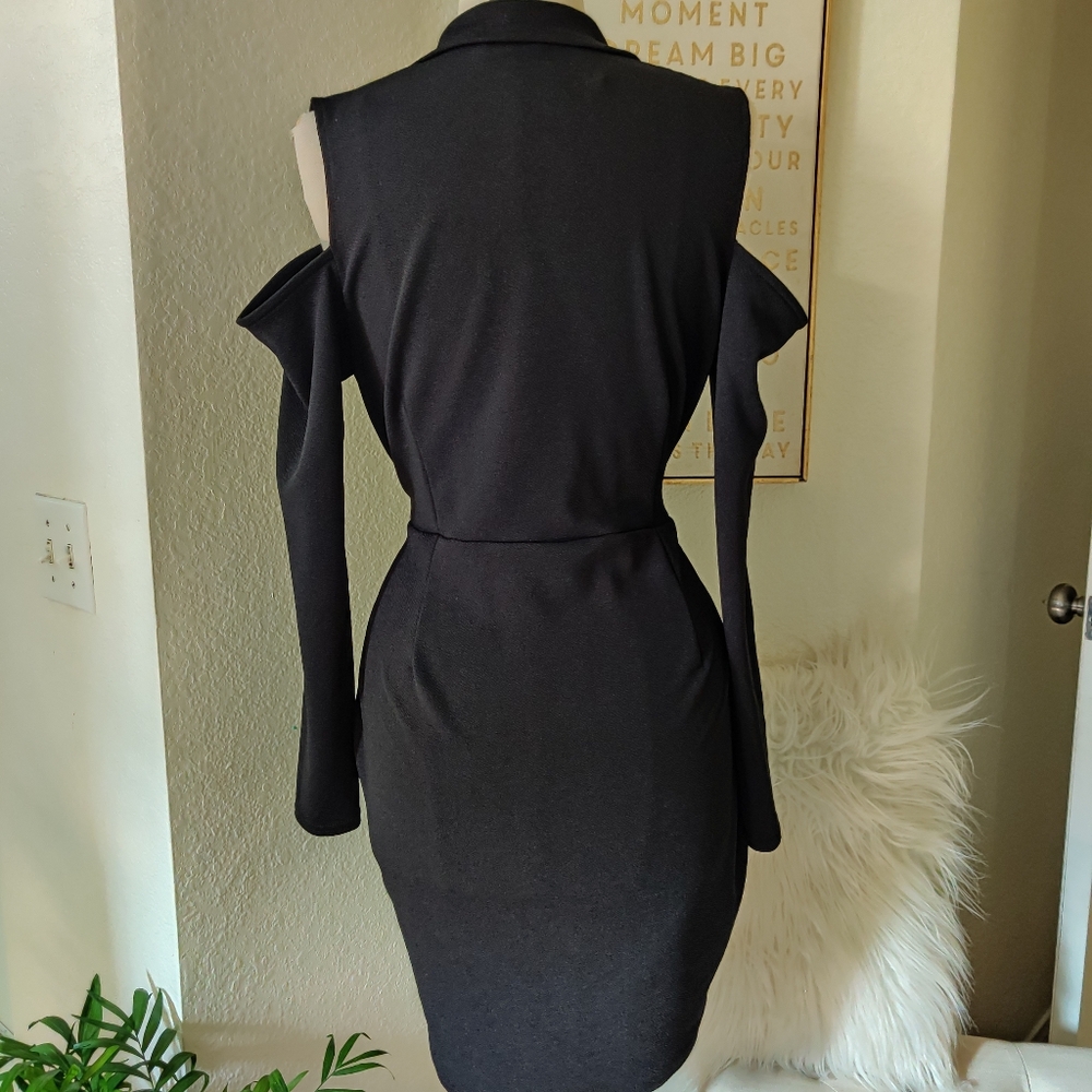 🖤✨ Pretty little things Black Wrap Dress ✨🖤 - Picture 8 of 11